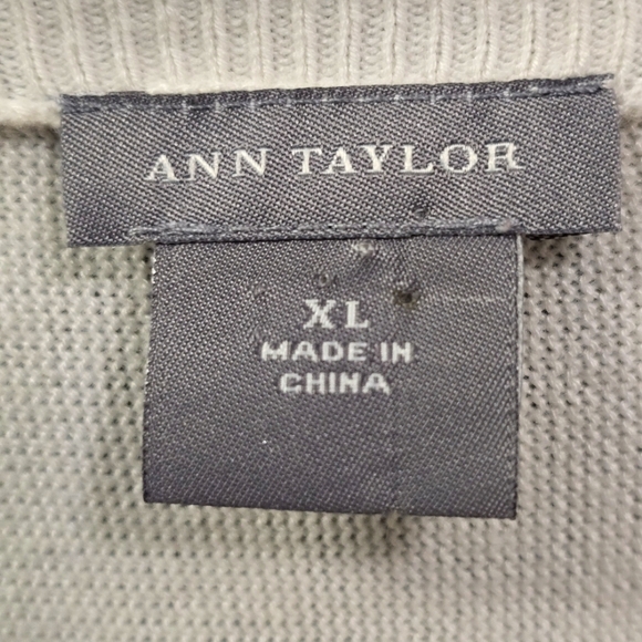 Ann Taylor Plunging V Neck Viscose / Cashmere Blend Lightweight Sweater‎ Size XL - Picture 4 of 7